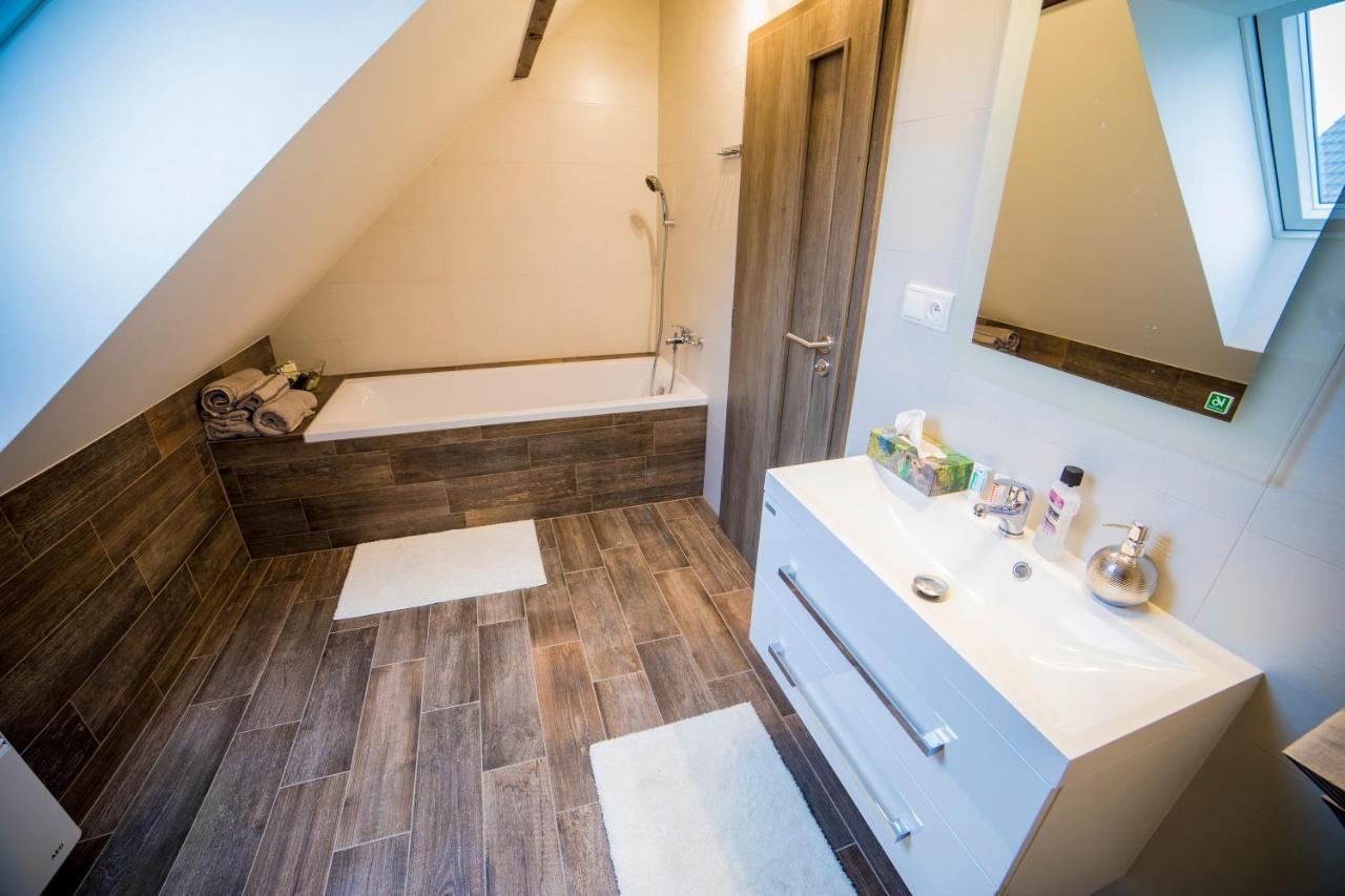 Apartman Dvorce Stráž nad Nežárkou Exterior foto
