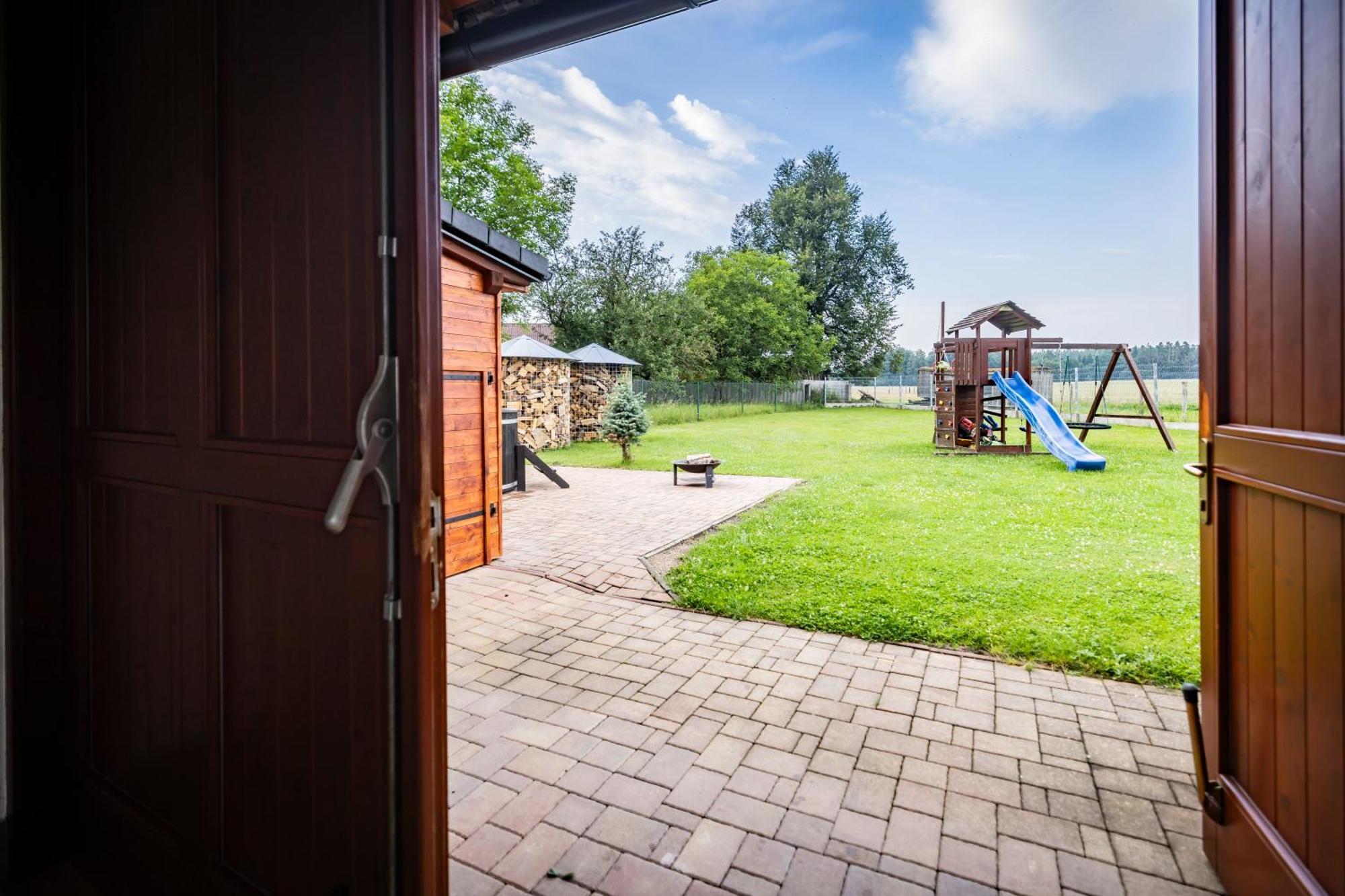 Apartman Dvorce Stráž nad Nežárkou Exterior foto